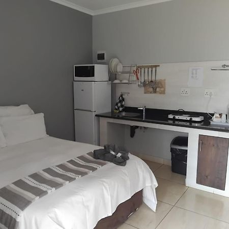 Country Rose Hotel Hluhluwe Bagian luar foto